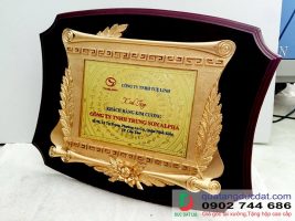 Làm biểu trưng gỗ đồng chất lượng đẹp giá rẻ nhất