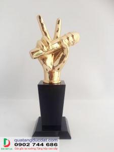 Cúp nghệ thuật 10