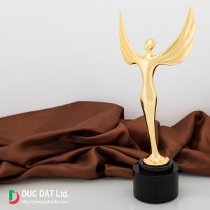 Cúp nghệ thuật 08